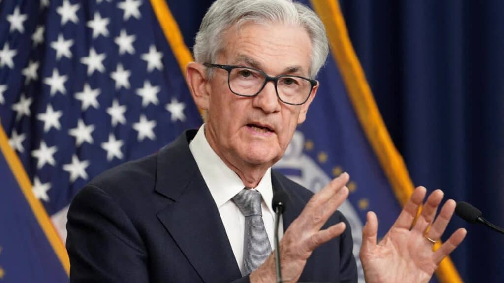Ο Jerome Powell, επικεφαλής του Federal Reserve (FED), παραδέχεται και υπογραμμίζει ότι ο πληθωρισμός παρέχει στοιχεία που μπορεί να παραπλανούν και να δημιουργούν προκαταλήψεις
