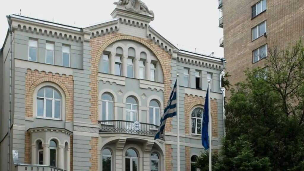 Ολοκληρωτική απόσπαση των ελληνορωσικών διπλωματικών σχέσεων: Η Ρωσία επέβαλε αναστολή λειτουργίας στο ελληνικό προξενείο της στη Μόσχα
