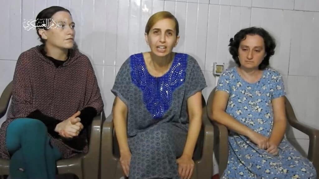 Η Χαμάς χρησιμοποιεί τις γυναίκες ως ομήρους, κρατώντας τις φυλακισμένες σε κλουβιά!