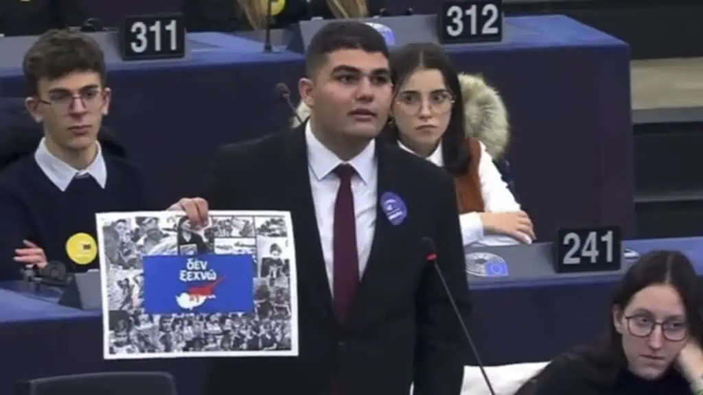 Χρυσοβαλάντης Ανδρέου - Ο άξιος νεαρός Κύπριος που υπενθύμισε στους Ευρωπαίους το «Δεν ξεχνώ», μιλώντας μέσα στο Ευρωπαϊκό Κοινοβούλιο για την ξεχασμένη Κύπρο μας!