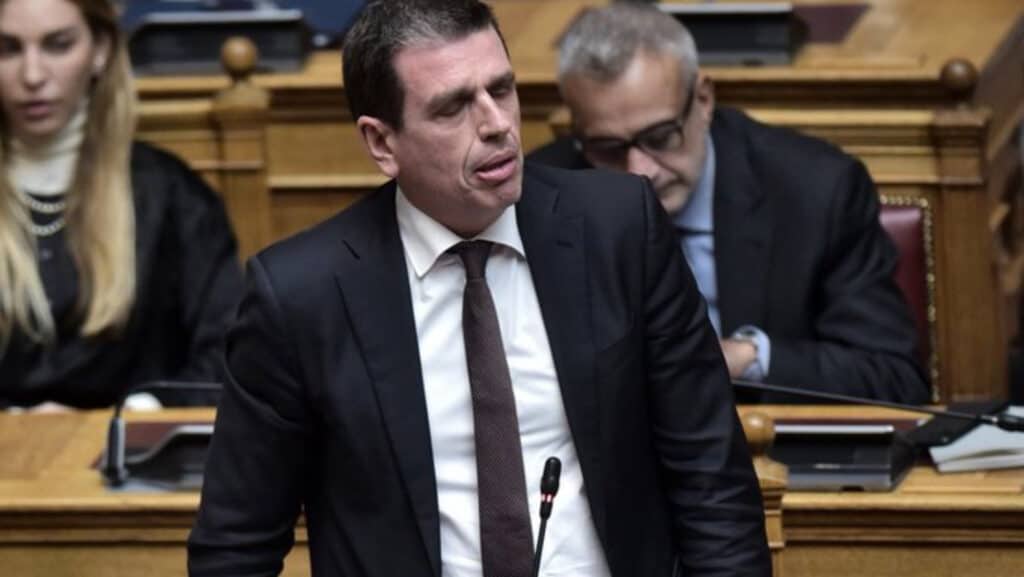 Μεταναστευτικό: Μετά την τροπολογία  για τους λεγόμενους παράτυπους μετανάστες-εργάτες γης, που σήκωσε πολιτική σκόνη στη ΝΔ