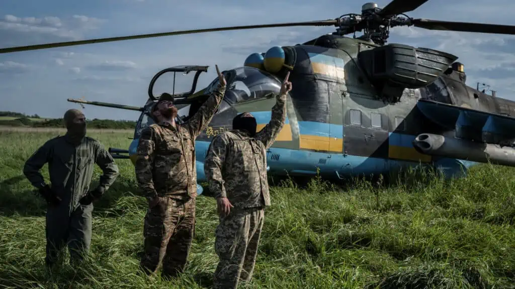 Ρωσική επιδρομή στην Ανατολική Ουκρανία: Ο Ζελένσκι εξετάζει την εναλλακτική λύση με ελικόπτερο απόδρασης