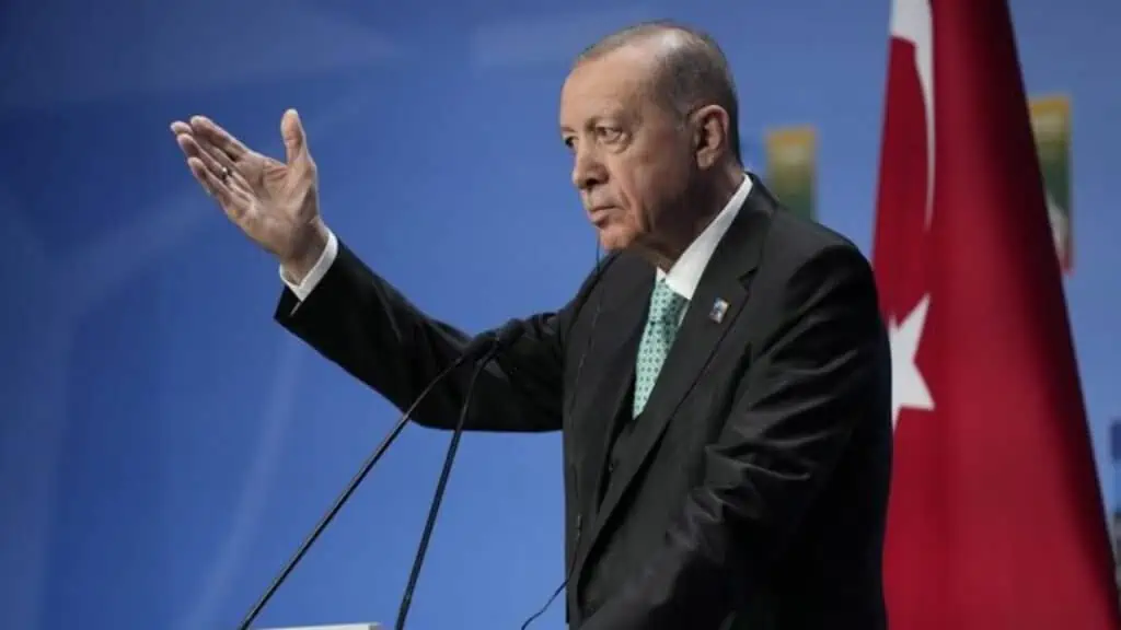Ο Ερντογάν δηλώνει ότι έρχεται για να υλοποιήσει τους στόχους που οδηγούν στον «αιώνα της Τουρκίας»