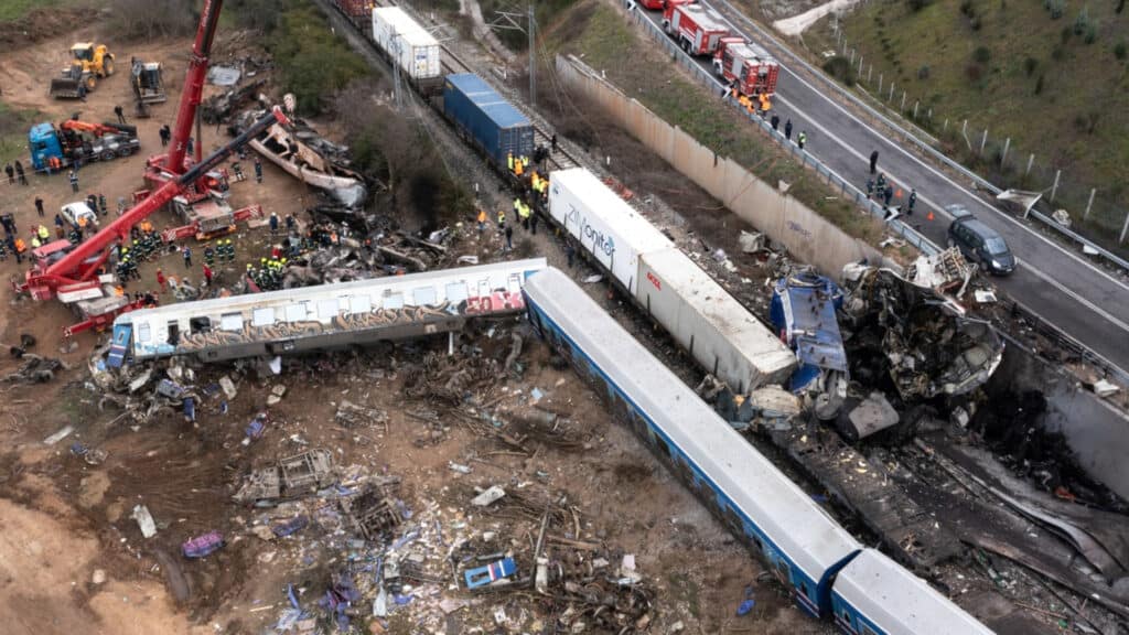Τέμπη: Η ΝΔ εξαίρεσε κρίσιμους μάρτυρες από την Εξεταστική