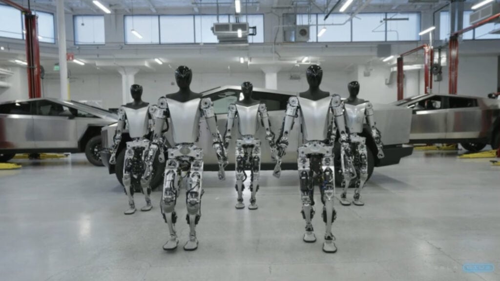 Επίθεση ρομπότ της Tesla σε μηχανικό μέσα στο εργοστάσιο - Πάτησαν το κουμπί SOS 9 Επίθεση ρομπότ της Tesla σε μηχανικό μέσα στο εργοστάσιο - Πάτησαν το κουμπί SOS