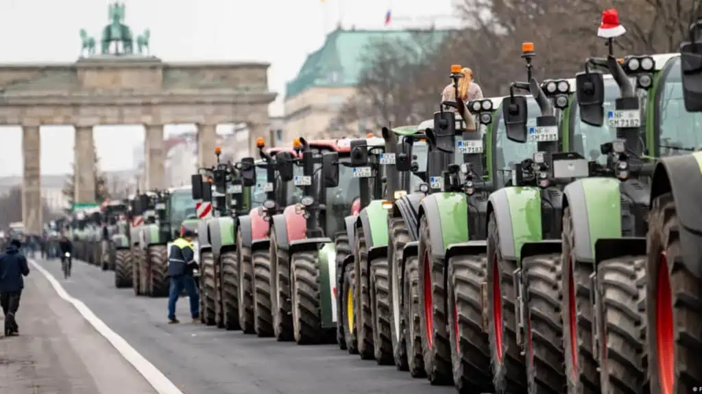 Εξέγερση των Γερμανών αγροτών: Ο καγκελάριος Ο. Σολτς στα όρια της παραίτησης