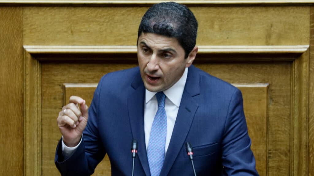 Έξαλλοι οι αγρότες με τον Λ.Αυγενάκη: «Το “αρκετά” κ. υπουργέ να το πείτε στον οδηγό σας»