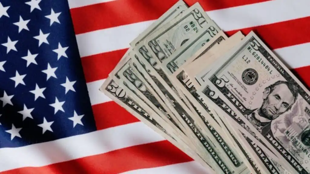 Οι ΗΠΑ θα χρειαστούν 10 τρισ. δολάρια το 2024 για να εξυπηρετήσουν το χρέος τους!