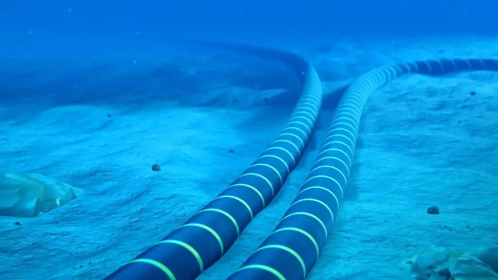 Ανατινάζουν τα υποβρύχια καλώδια μεταφοράς ρεύματος και τους αγωγούς μεταφοράς νερού στο Αιγαίο – Τι συμβαίνει;
