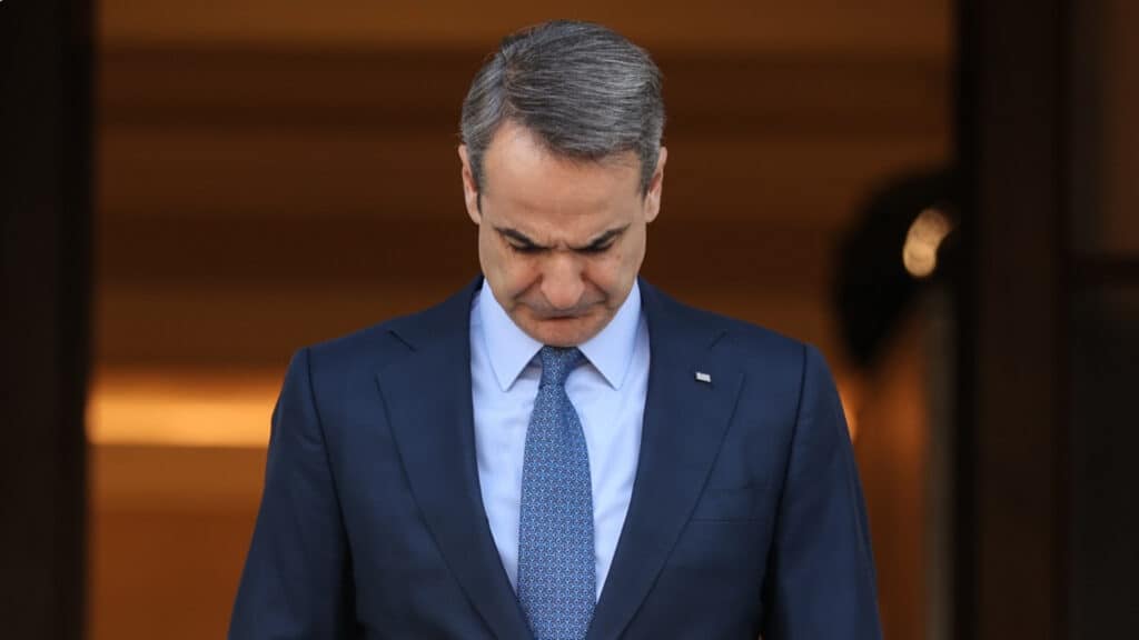 Οικονομικές προκλήσεις για την κυβέρνηση Μητσοτάκη: Η πορεία της φθοράς ξεκινά