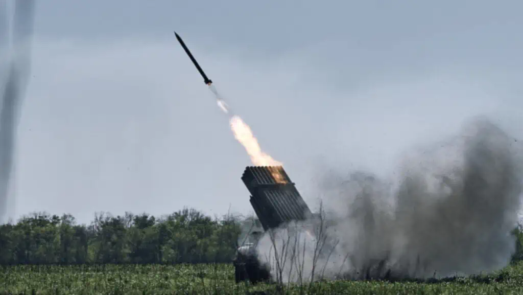 ap ukrainian army grad multiple rocket ukrania bahmut